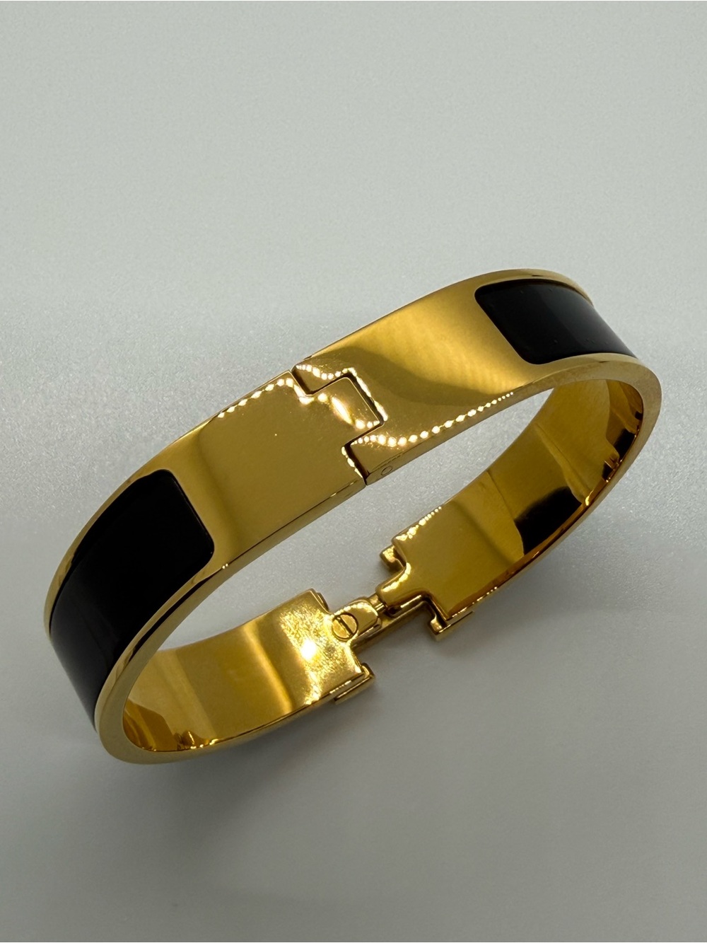 HERMÊS Clic H Bracelet - Picture 4 of 12